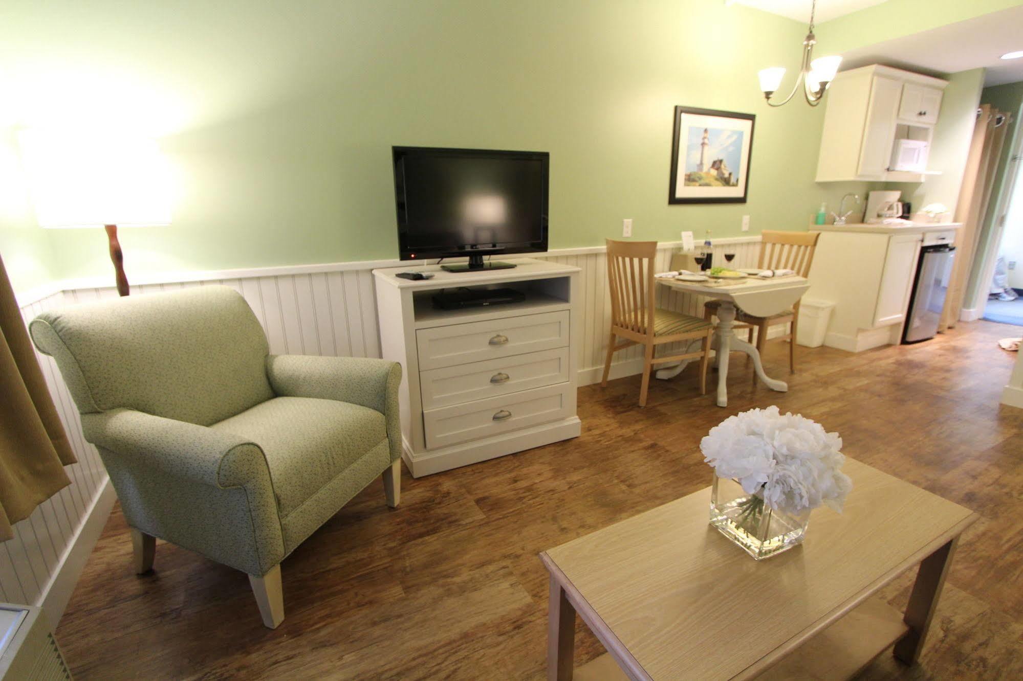 Holly Tree Resort West Yarmouth Exteriör bild